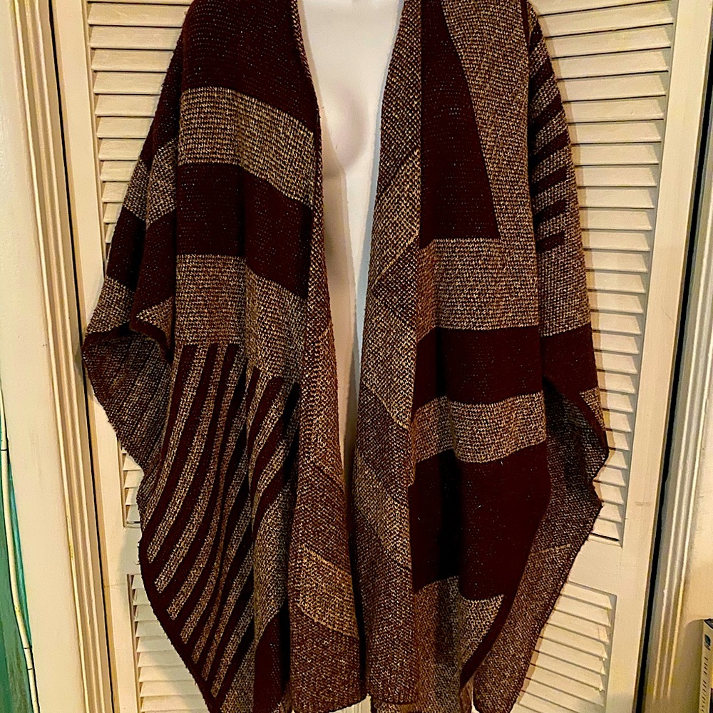 Wool cape / poncho
